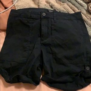 Black shorts (long)